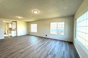 1304 5th St, Cosmopolis, WA 98537 - Photo 5