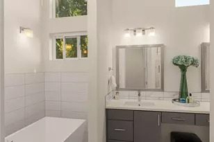 11036 NE Alton Ave, Seattle, WA 98125 - Photo 25