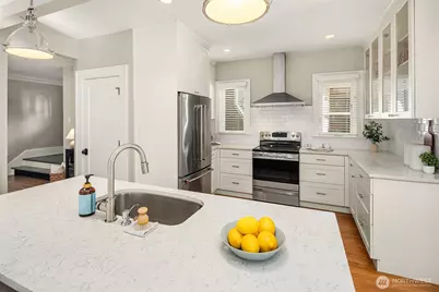 822 31st Avenue, Seattle, WA 98122 - Photo 9