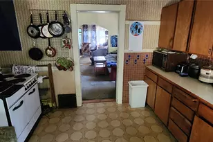 1016 NE 69th St, Seattle, WA 98115 - Photo 9