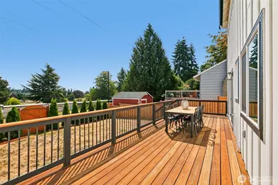 12038 N Park Avenue N, Seattle, WA 98133 - Photo 3