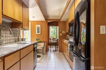 18710 88th Avenue W, Edmonds, WA 98026 - Photo 17