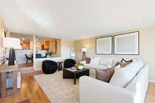 2221 Gilman Dr W, Seattle, WA 98119 - Photo 3