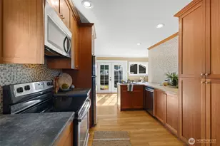 521 W Illinois St, Bellingham, WA 98225 - Photo 9