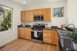 377 NW Pebble Ln, Issaquah, WA 98027 - Photo 9