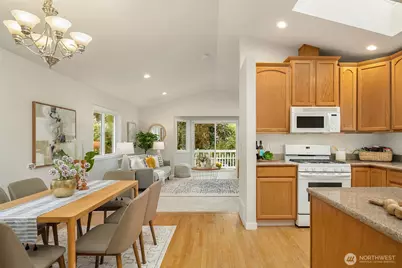14032 Wayne Place N, Seattle, WA 98133 - Photo 5