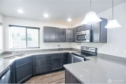308 Middleton Court SE, Rainier, WA 98576 - Photo 9