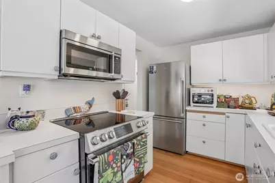 10203 47th Avenue SW #B3, Seattle, WA 98146 - Photo 13
