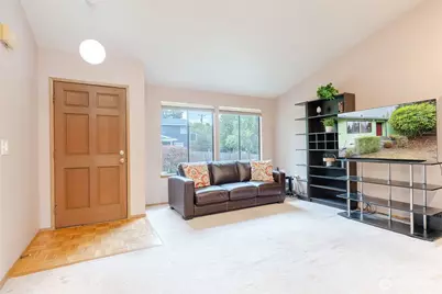 19507 55th Ave NE, Lake Forest Park, WA 98155 - Photo 3
