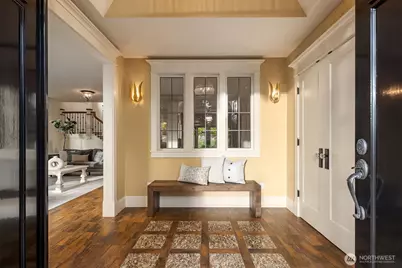 3326 43rd Avenue NE, Seattle, WA 98105 - Photo 3