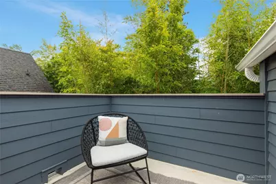 2211 E Olive Street, Seattle, WA 98122 - Photo 25