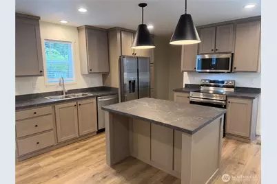 375 Union Avenue SE #8, Renton, WA 98059 - Photo 3