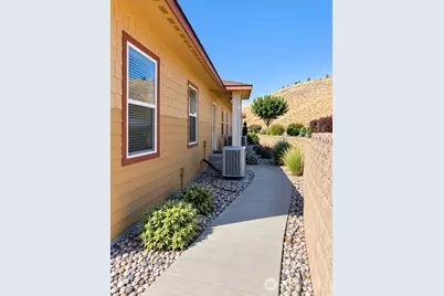 23190 Sunserra Loop NW #B-11, Quincy, WA 98848 - Photo 27
