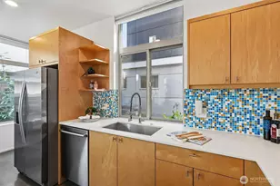 2208 E Alder St, Seattle, WA 98122 - Photo 11