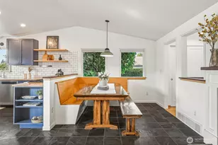 1218 NE 117th St, Seattle, WA 98125 - Photo 9