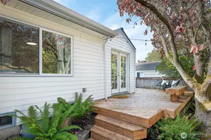 1218 NE 117th St, Seattle, WA 98125 - Photo 3