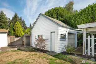 1218 NE 117th St, Seattle, WA 98125 - Photo 33