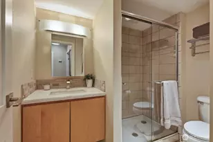 2100 3rd Ave, Seattle, WA 98121 - Photo 17