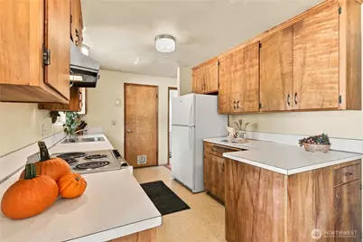 238 SW 143rd Street, Burien, WA 98166 - Photo 9