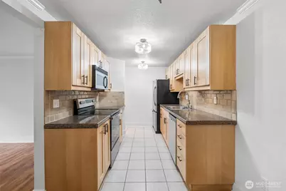 2215 14th Avenue W #1, Seattle, WA 98119 - Photo 11