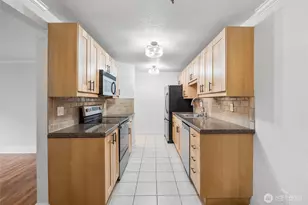 2215 14th Ave W, Seattle, WA 98119 - Photo 11