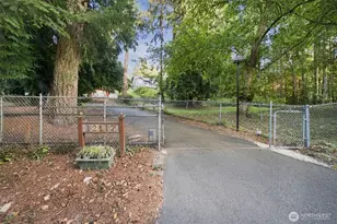12117 Clearview Dr, Edmonds, WA 98026 - Photo 35