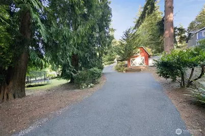 12117 Clearview Drive, Edmonds, WA 98026 - Photo 33