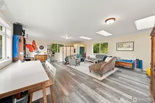 12117 Clearview Dr, Edmonds, WA 98026 - Photo 21