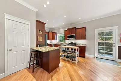 12117 Clearview Drive, Edmonds, WA 98026 - Photo 7