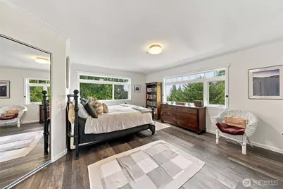 12117 Clearview Drive, Edmonds, WA 98026 - Photo 15