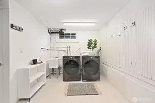 933 N 84th St, Seattle, WA 98103 - Photo 19