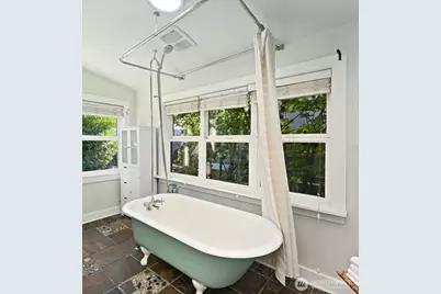 933 N 84th Street, Seattle, WA 98103 - Photo 17
