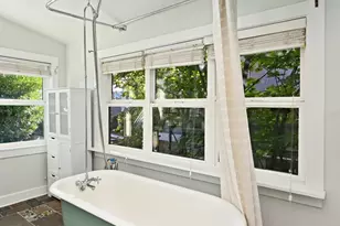 933 N 84th St, Seattle, WA 98103 - Photo 17