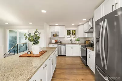 113 152nd Place SE, Bellevue, WA 98007 - Photo 9