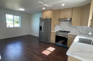 205 7th St, Raymond, WA 98577 - Photo 5