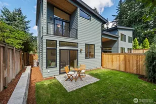 815 NE 100th St, Seattle, WA 98125 - Photo 17