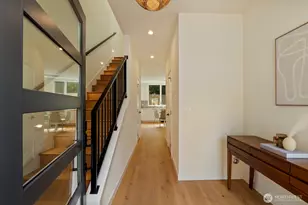 815 NE 100th St, Seattle, WA 98125 - Photo 3