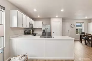 13727 197th St E, Graham, WA 98338 - Photo 11