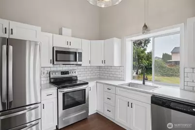 392 White River Drive, Pacific, WA 98047 - Photo 11