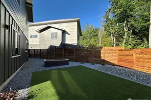 570 Creston Ct, Bellingham, WA 98226 - Photo 33