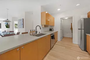 18 Dravus St, Seattle, WA 98109 - Photo 3