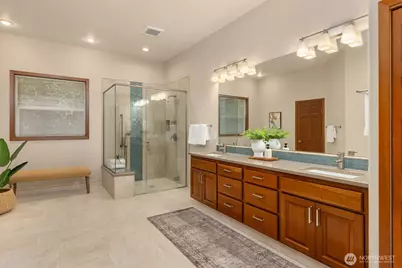 8387 NE Sumanee Place, Bainbridge Island, WA 98110 - Photo 17
