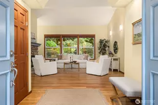 8387 NE Sumanee Pl, Bainbridge Island, WA 98110 - Photo 3