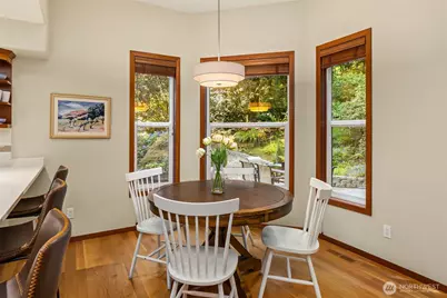 8387 NE Sumanee Place, Bainbridge Island, WA 98110 - Photo 11