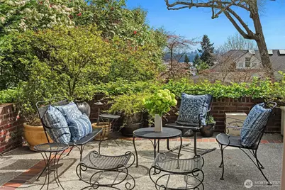 115 Dorffel Drive E, Seattle, WA 98112 - Photo 13