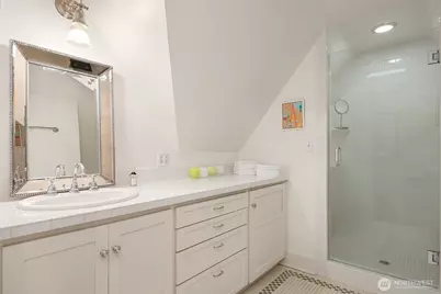 115 Dorffel Drive E, Seattle, WA 98112 - Photo 25