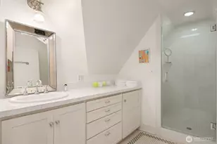 115 Dorffel Dr E, Seattle, WA 98112 - Photo 25