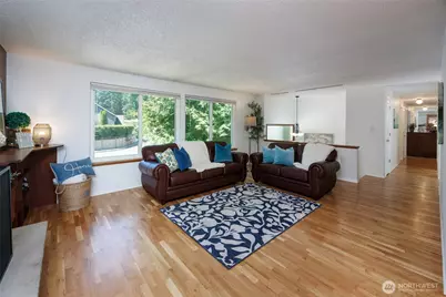 12822 NE 68th Street, Kirkland, WA 98033 - Photo 3