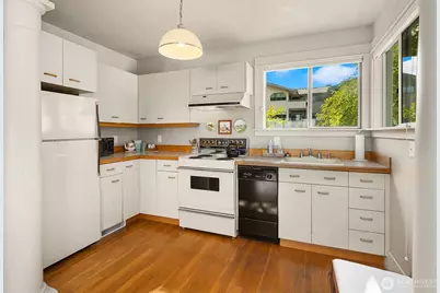 522 Dayton Street, Edmonds, WA 98020 - Photo 17