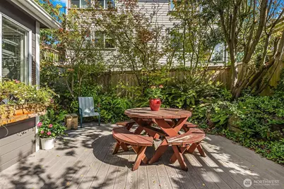 522 Dayton Street, Edmonds, WA 98020 - Photo 3